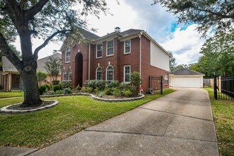 2114 Thistlerock Ln in Sugar Land, TX - Foto de edificio - Building Photo