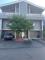 635 SE Linn St in Portland, OR - Building Photo