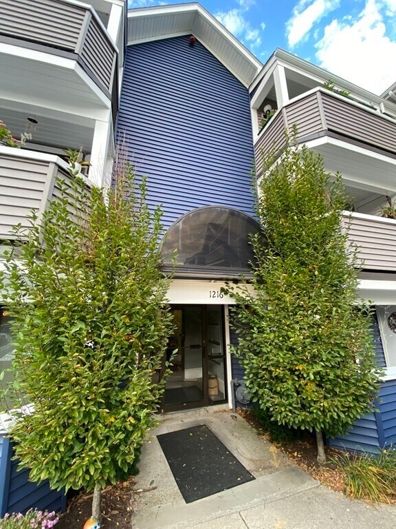 1216 VFW Parkway in Boston, MA - Building Photo - Building Photo