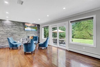 22 Wren Dr in Roslyn, NY - Building Photo - Building Photo