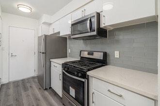 Mila Sherman Oaks in Sherman Oaks, CA - Foto de edificio - Interior Photo