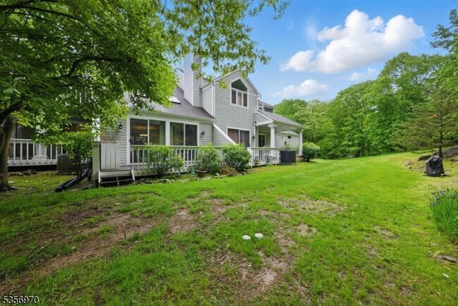 99 Sleepy Hollow Rd in Sparta, NJ - Building Photo - Building Photo