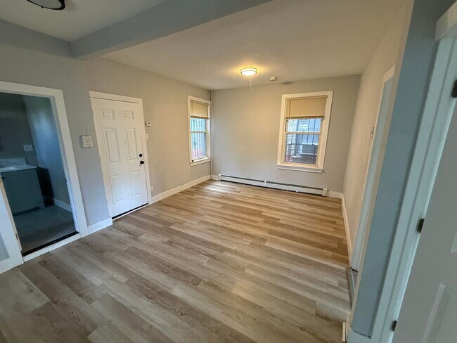 89 Bostwick Ave in Jersey City, NJ - Building Photo - Building Photo