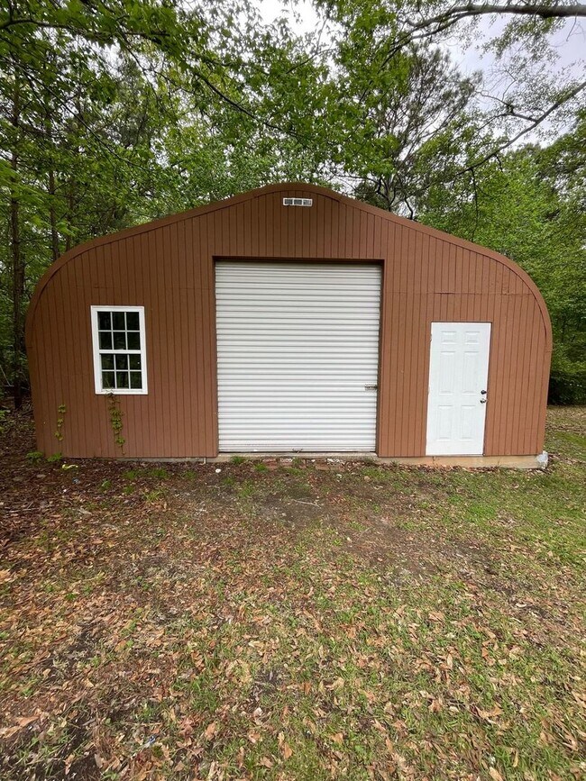 property at 8852 GA-166
