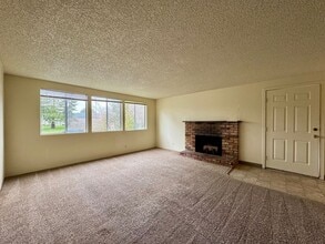 4564 Valley W Blvd in Arcata, CA - Building Photo - Building Photo