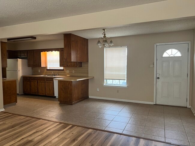 203 Bourbon St in Bossier City, LA - Foto de edificio - Building Photo