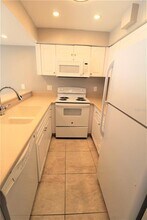2741 Hope St in Sarasota, FL - Building Photo - Building Photo