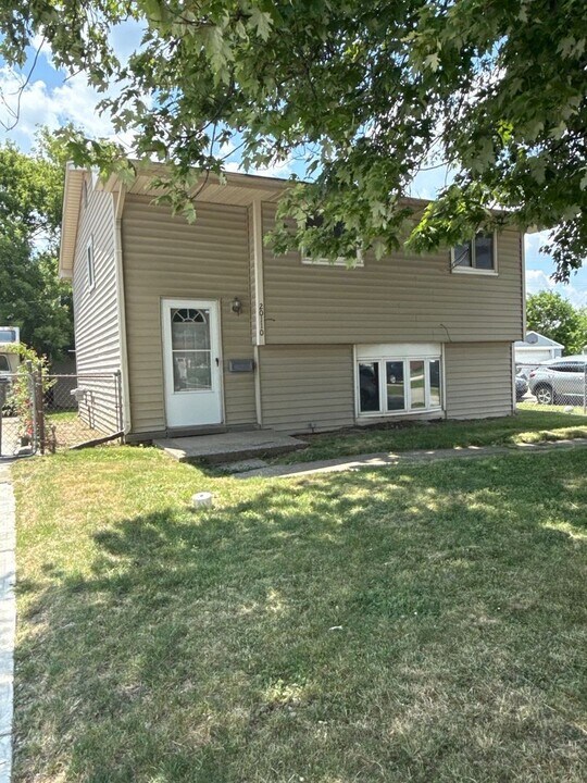 20110 Abrahm St in Clinton Township, MI - Building Photo