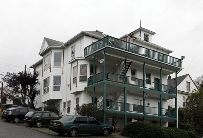 Viewpoint Apartments in Seattle, WA - Building Photo - Building Photo