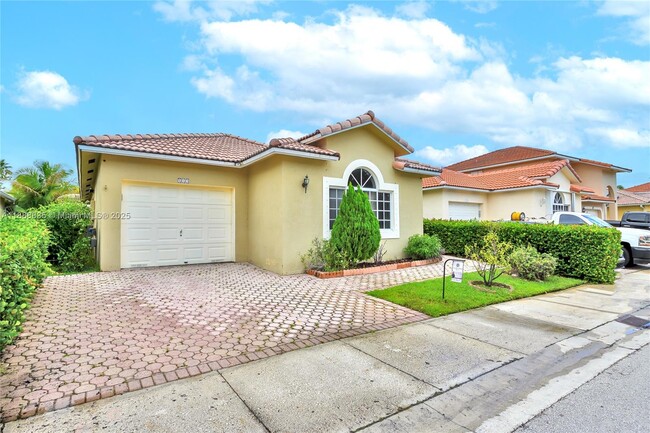 113 Danielle Ct in Weston, FL - Building Photo - Building Photo