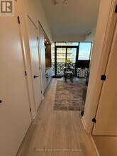 50 Charles St E in Toronto, ON - Building Photo - Building Photo