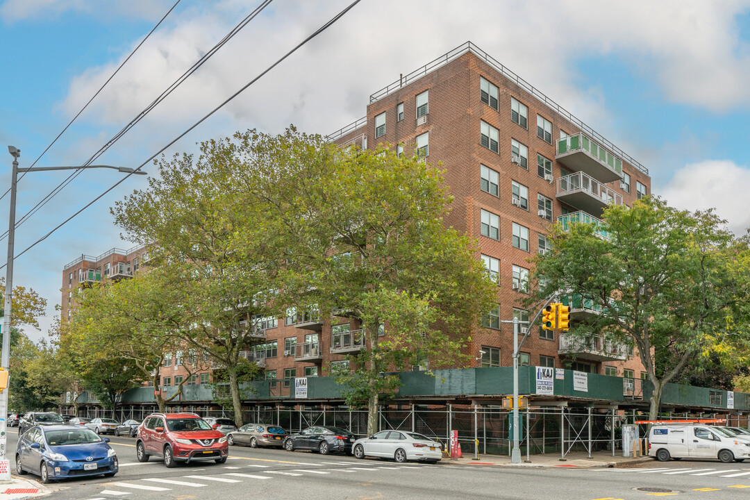 Kings Bay Houses in Brooklyn, NY - Foto de edificio