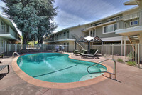 Mountain View Place in Mountain View, CA - Foto de edificio - Building Photo