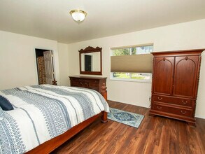 13766 Hunterwood Ln in Anchorage, AK - Building Photo - Building Photo