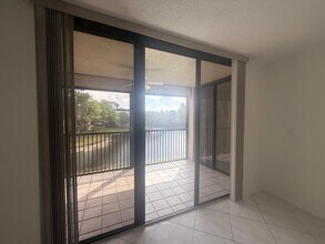 3050 NW 42nd Ave in Coconut Creek, FL - Building Photo - Building Photo