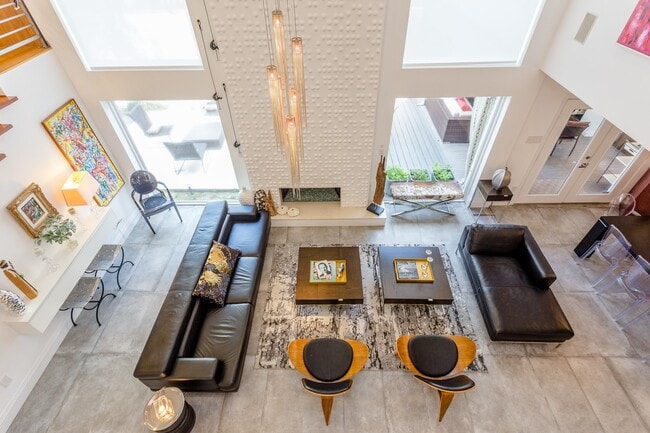 2005 Potomac Dr in Houston, TX - Building Photo - Building Photo