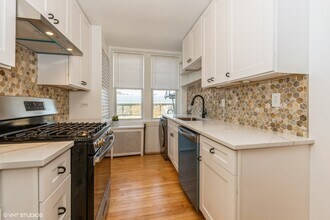 6334 N Sheridan Rd, Unit 4E in Chicago, IL - Building Photo - Building Photo