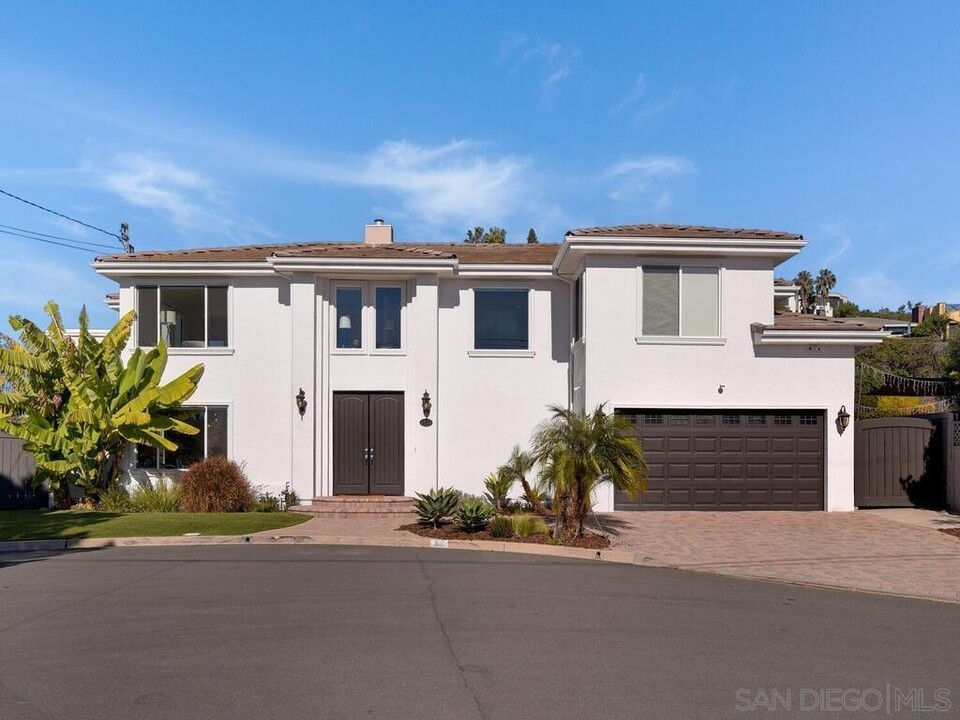 918 Sandpiper Pl in San Diego, CA - Foto de edificio