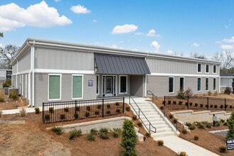 Club 34 in Auburn, AL - Foto de edificio - Building Photo