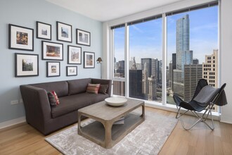 305 E North Water St in Chicago, IL - Foto de edificio - Building Photo