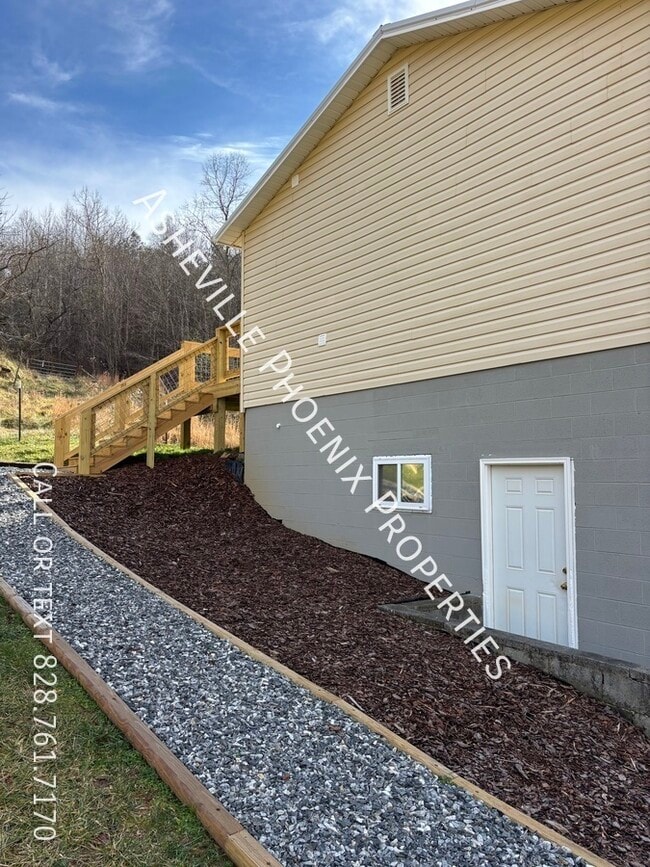 4083 New Leicester Hwy in Leicester, NC - Building Photo - Building Photo