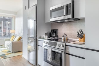 131 Seaport Blvd in Boston, MA - Building Photo - Building Photo
