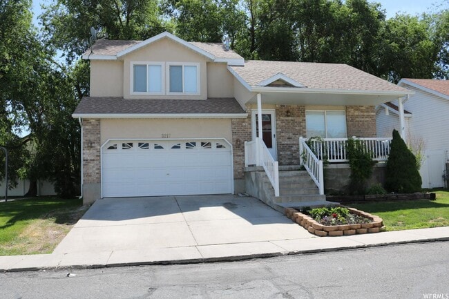 property at 3217 Ivy Park Dr