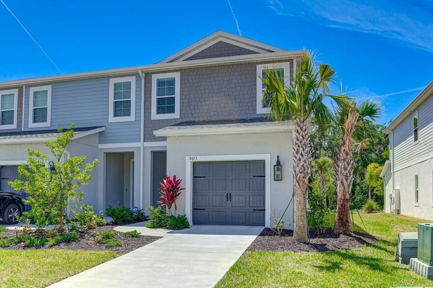 8423 Canyon Creek Trail, Unit 220 in Parrish, FL - Building Photo