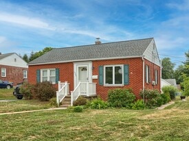 6380 Huntingdon St in Harrisburg, PA - Building Photo