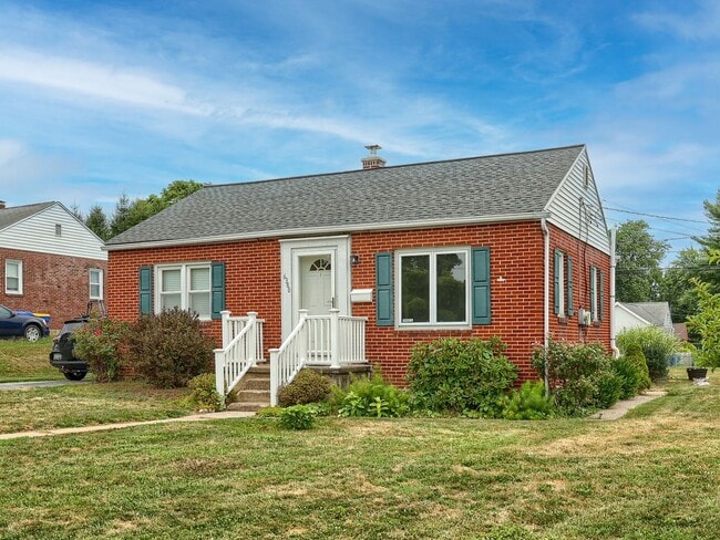 property at 6380 Huntingdon St