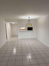 3410 Foxcroft Rd in Miramar, FL - Building Photo - Building Photo