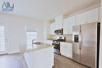 2424 Pocoson Wood Ct in Charlottesville, VA - Building Photo - Building Photo