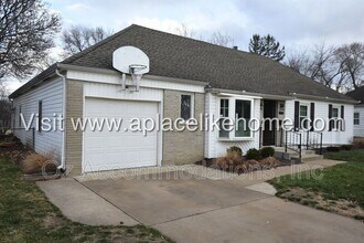 9539 Kessler St in Overland Park, KS - Building Photo - Building Photo