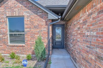 9341 Northwest 142nd Street in Yukon, OK - Building Photo - Building Photo