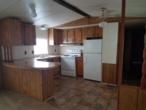 413 Miller St in White Oak, TX - Foto de edificio - Building Photo