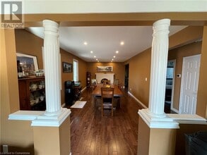 9 Seven Oaks Dr in Hamilton, ON - Building Photo - Building Photo