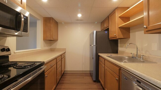 562-568 S Trenton Ave in Pittsburgh, PA - Building Photo - Building Photo