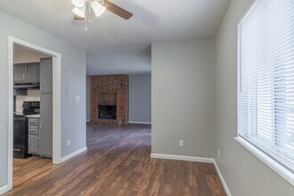 Northpark Apartments in Kansas City, MO - Foto de edificio - Interior Photo
