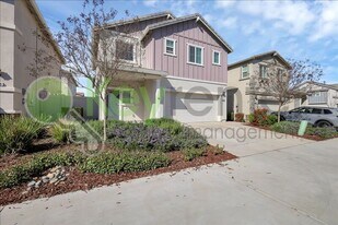 3843 Bridgemeadow Way in Sacramento, CA - Building Photo