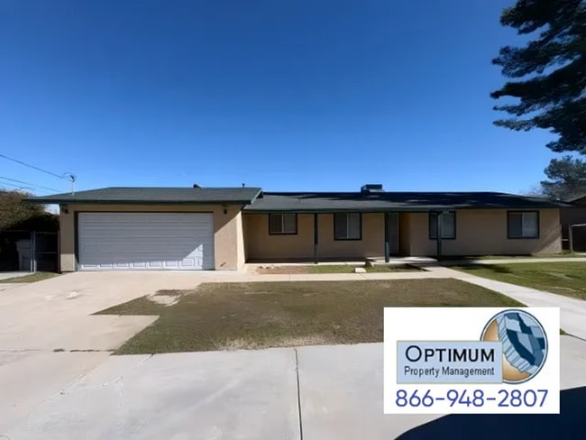 10401 Victor Ave in Hesperia, CA - Building Photo - Building Photo