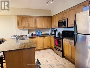407 Caroline St N in Hamilton, ON - Building Photo - Building Photo