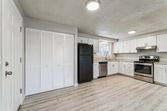 2107 Airport Ave in Caldwell, ID - Building Photo - Building Photo