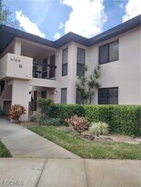 1069 Villa Dr in La Belle, FL - Building Photo