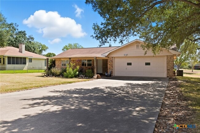 property at 1307 Summit Dr