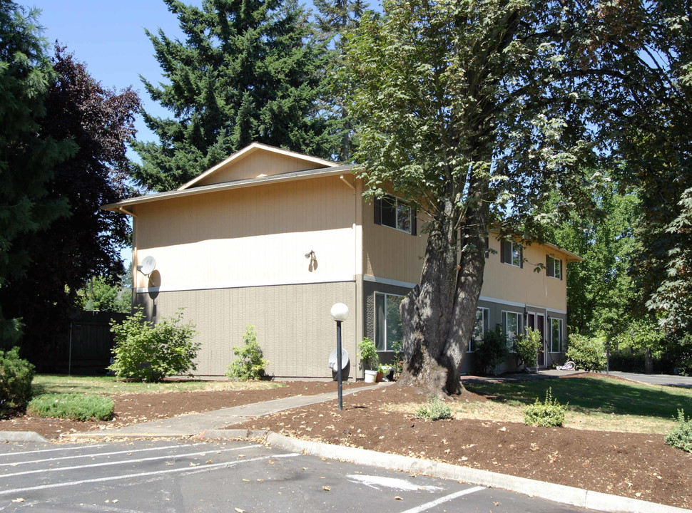 Timbercrest Condos in Tigard, OR - Building Photo