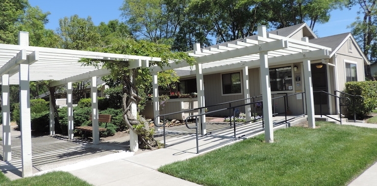 Village Green II in Sonoma, CA - Building Photo