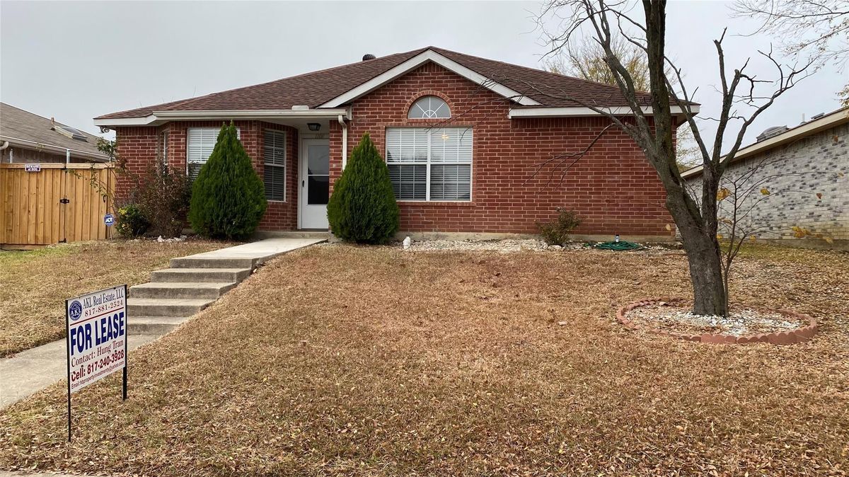 1109 Falconcrest Ct in Arlington, TX - Building Photo