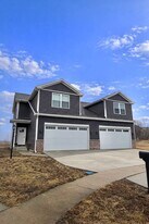 1518 Greyrock Ln in Champaign, IL - Building Photo