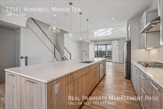 23561 Hopewell Manor Terrace in Ashburn, VA - Building Photo - Building Photo