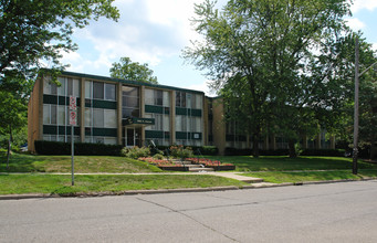 Forest Terrace in Ann Arbor, MI - Building Photo - Building Photo